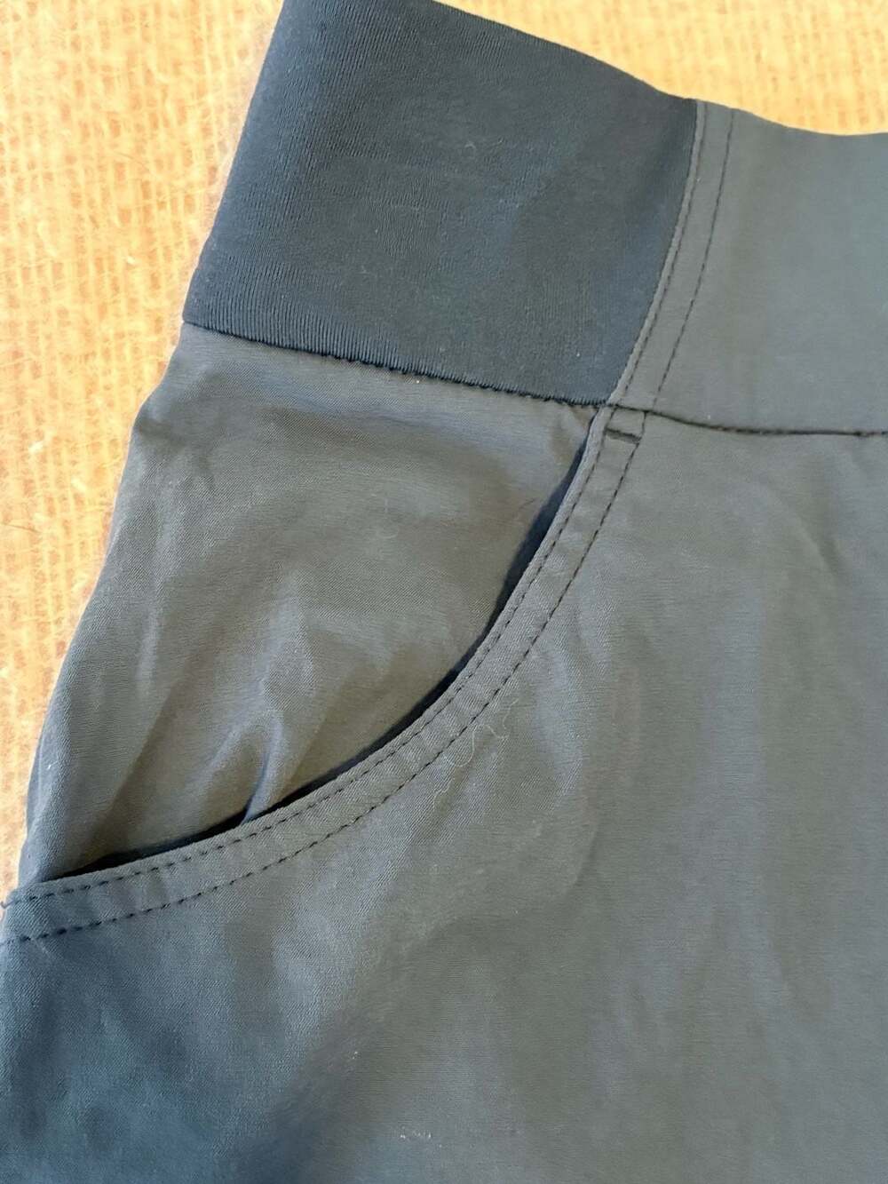 Columbia Women's Omni-Shield Anytime Casual Skort Size Medium Dark Gray - Picture 4 of 9